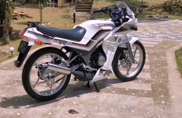 Suzuki RGR 150